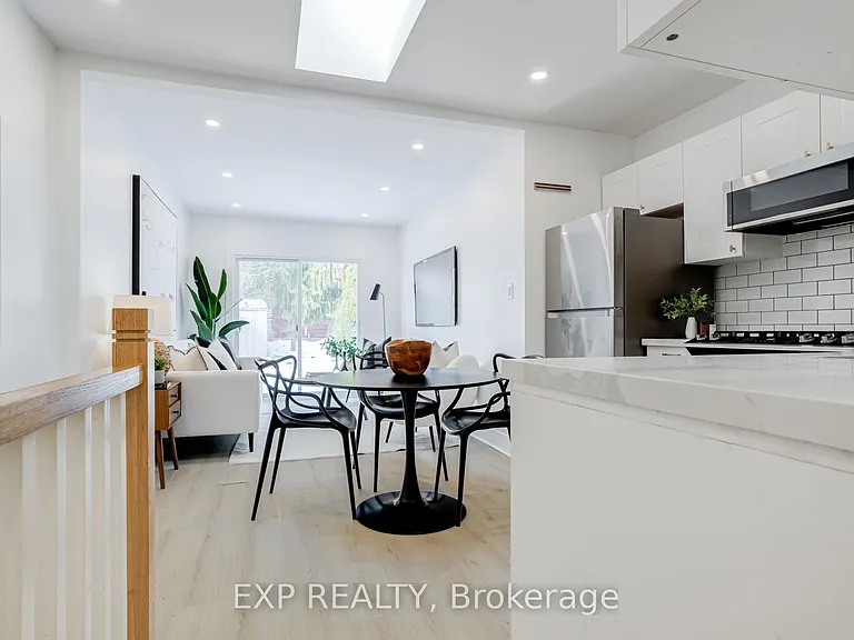 146 Hanson St — Photo 11