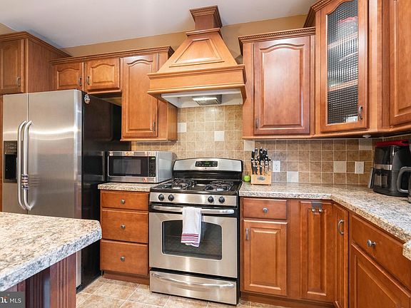 5th image of 237 Cedar Bridge Rd