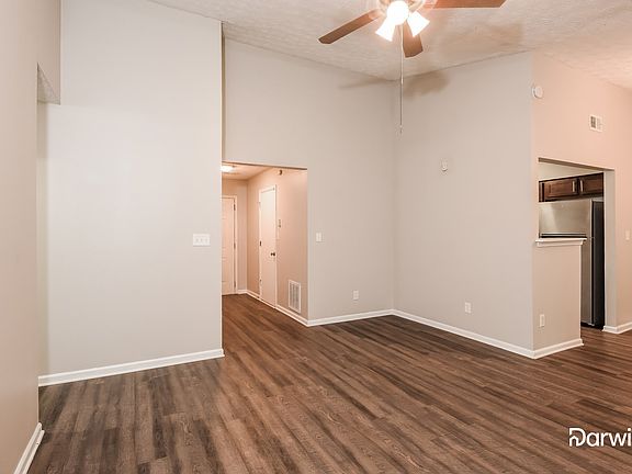 4th image of 2571 Redfield Dr