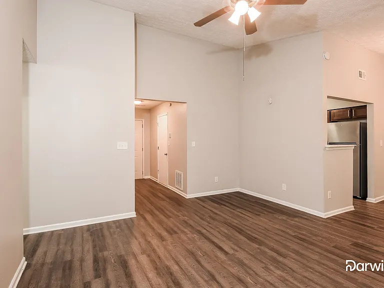 2571 Redfield Dr — Photo 4