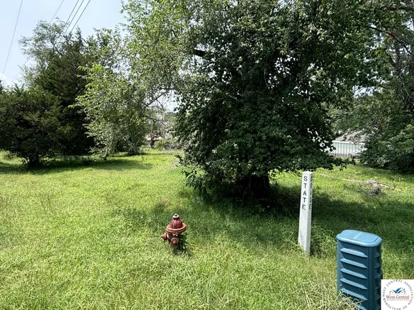 Osage St, Warsaw, MO 65355