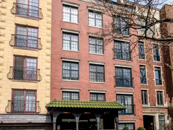 512 W Barry Ave APT 305, Chicago, IL 60657