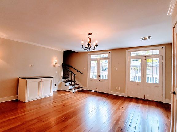 2nd image of 517 Dumaine St #2R