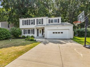30011 Sutton Dr, North Olmsted, OH 44070
