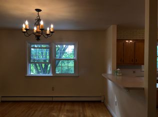 479 Oak St, Ridgefield, NJ 07657