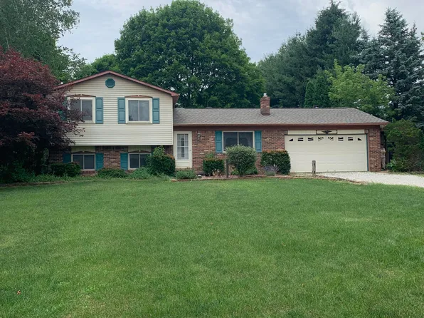 96 Olde Franklin Dr, Howell, MI 48855