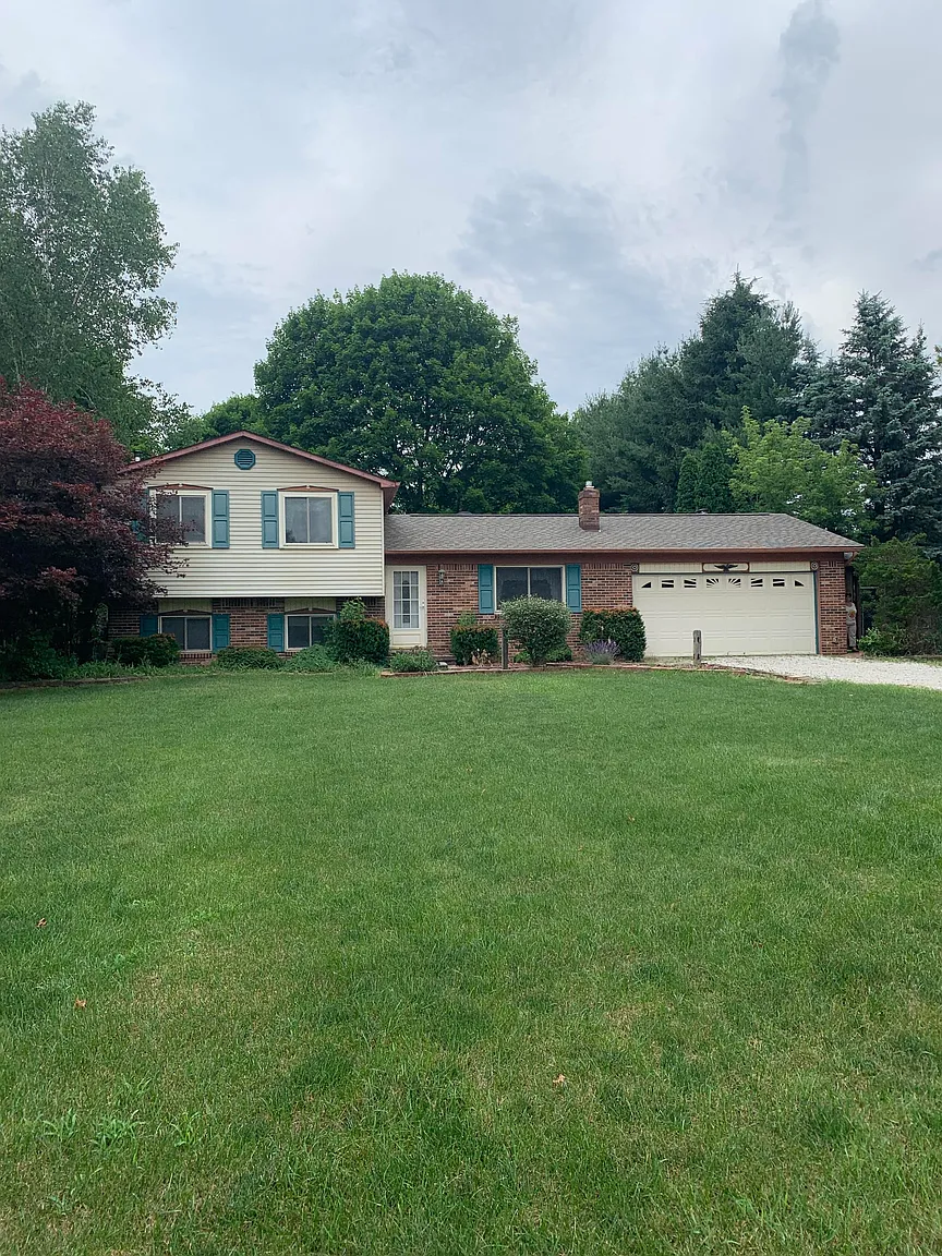 96 Olde Franklin Dr photo 1