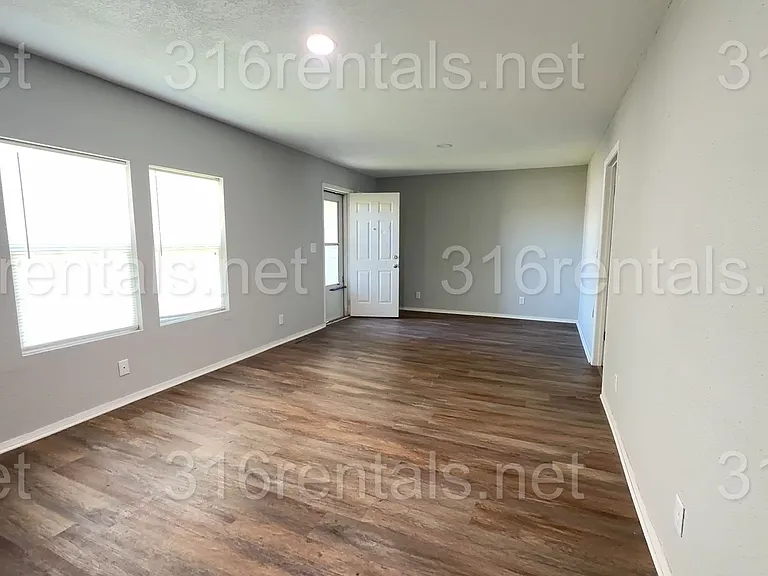 417 S Gordy St — Photo 3