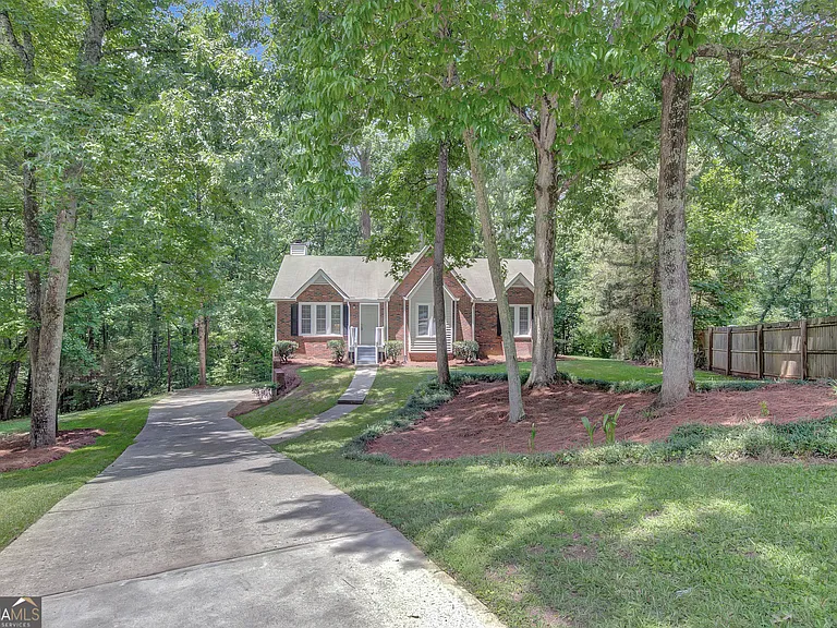 220 Fontaine Way — Photo 36