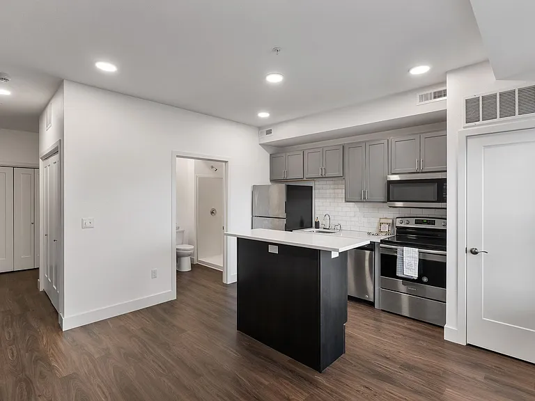 The Bend Apartments — Photo 31