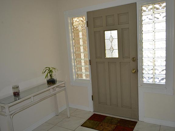 4th image of 301 Sherwood Ave