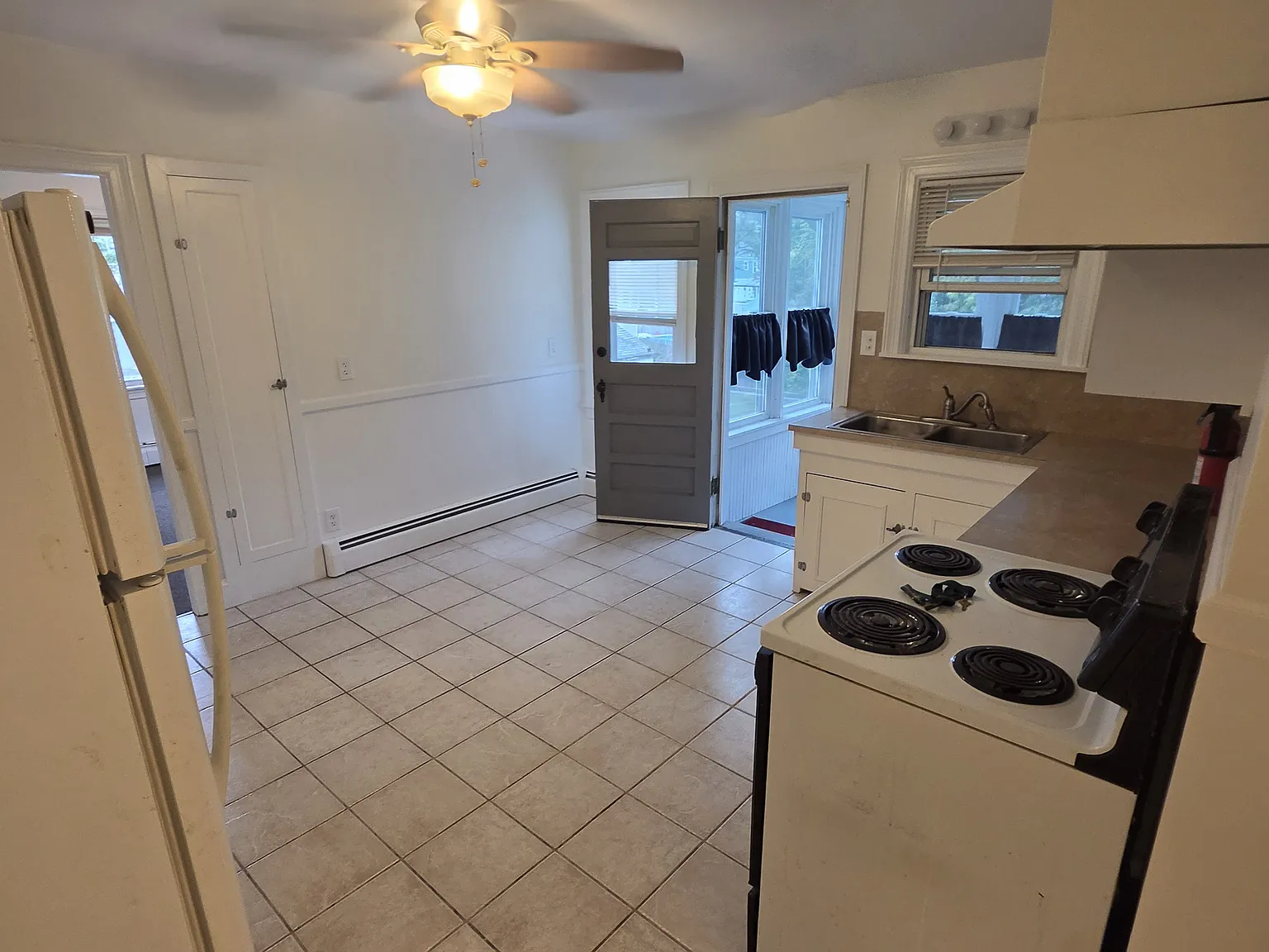 2 bed, 900 sqft, $1,700 — Photo 2