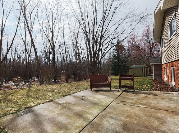 3rd image of 12263 W Lake View Dr