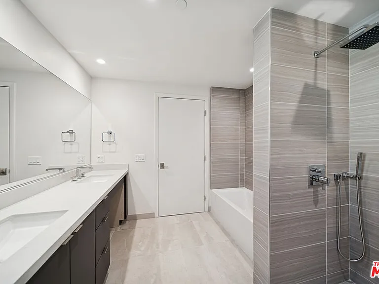 1051 S Corning St #501 — Photo 25