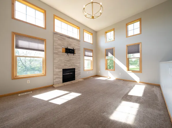 9726 Saint Andrews Dr, Elko New Market, MN 55020