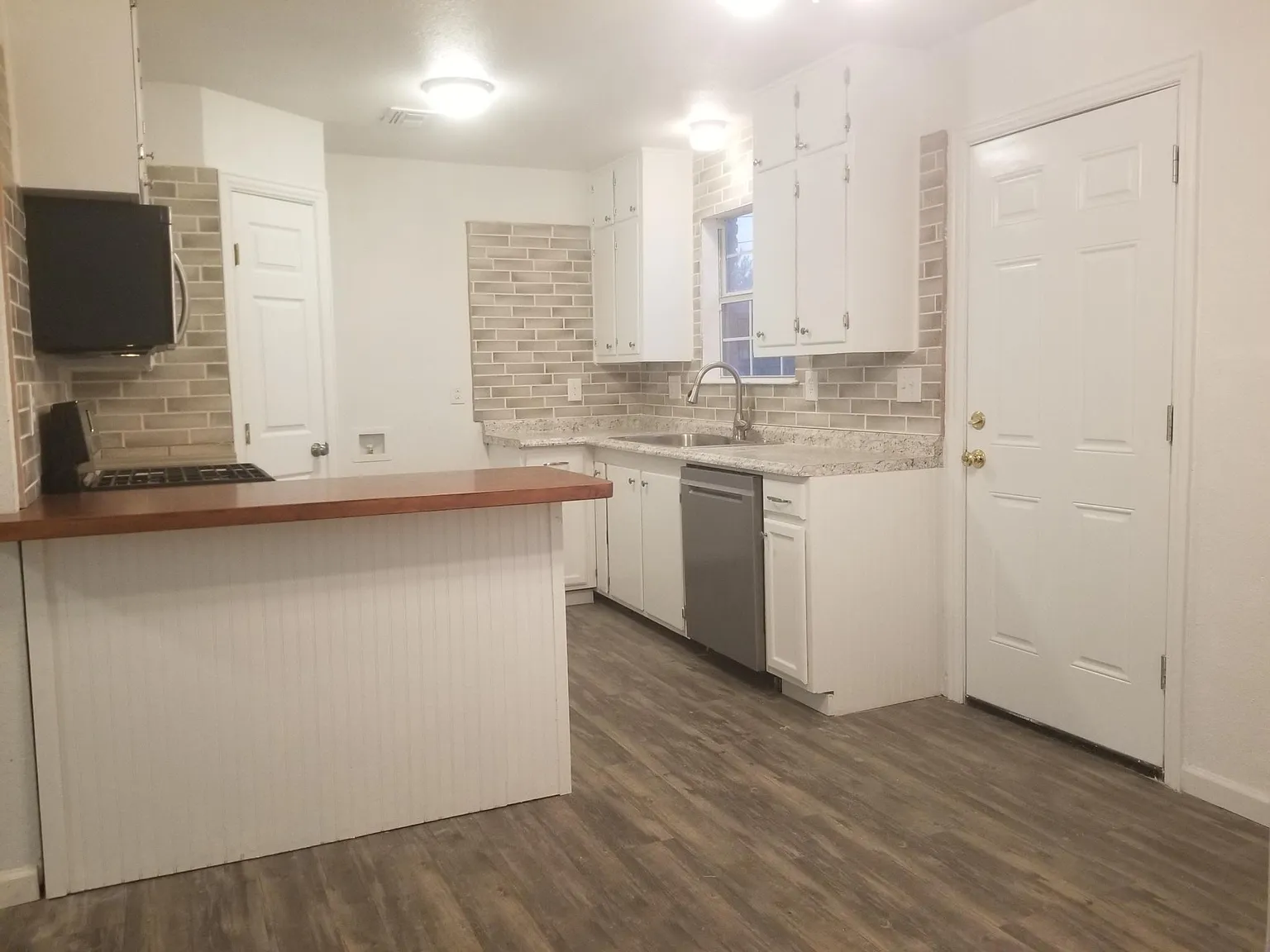 2206 Richmond St — Photo 4