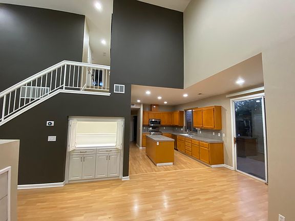 3rd image of 3251 Pomerado Dr