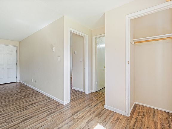 5th image of 12828 Bridgeport Way SW #1