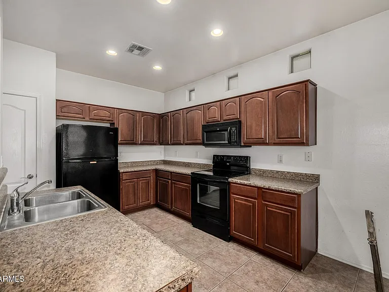 2854 S Peel Dr — Photo 4