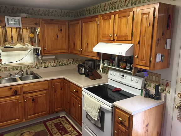 3rd image of 6112 Thorn Grove Pike