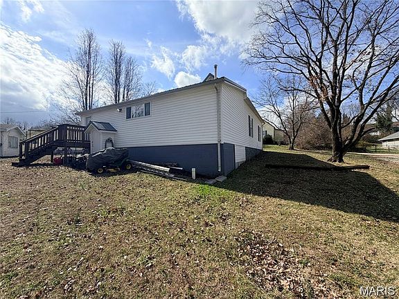 3rd image of 306 Field St