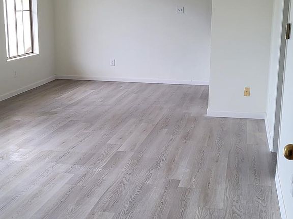 2nd image of 2207 20th St APT 5