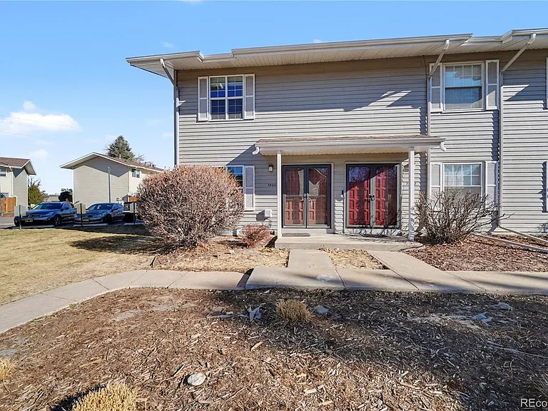 1920 S Oswego Way — Photo 1