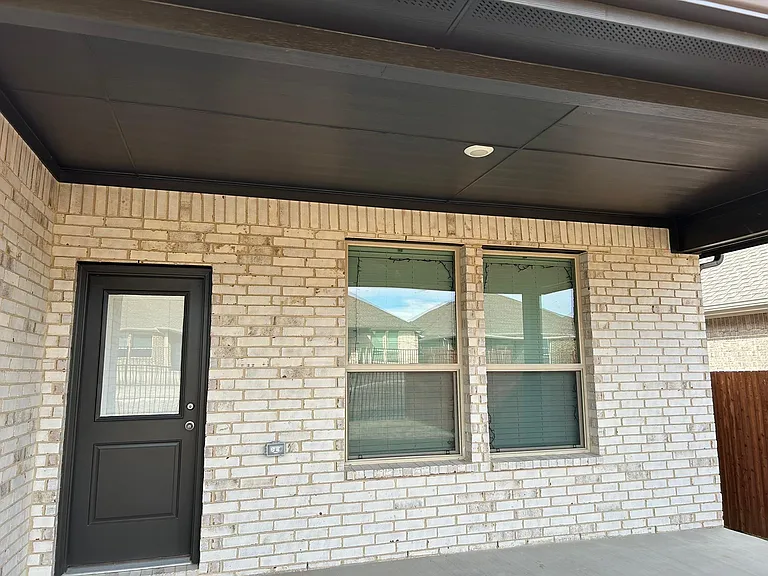 2032 Windsor Dr — Photo 25