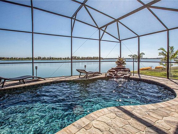 3rd image of 433 Blue Cypress Dr