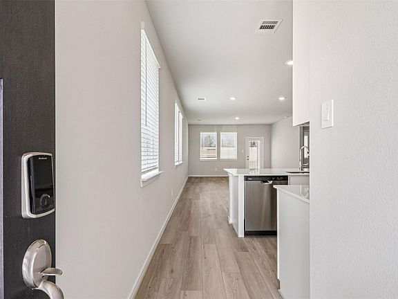 2nd image of 2318 Pioneer Landing Ln
