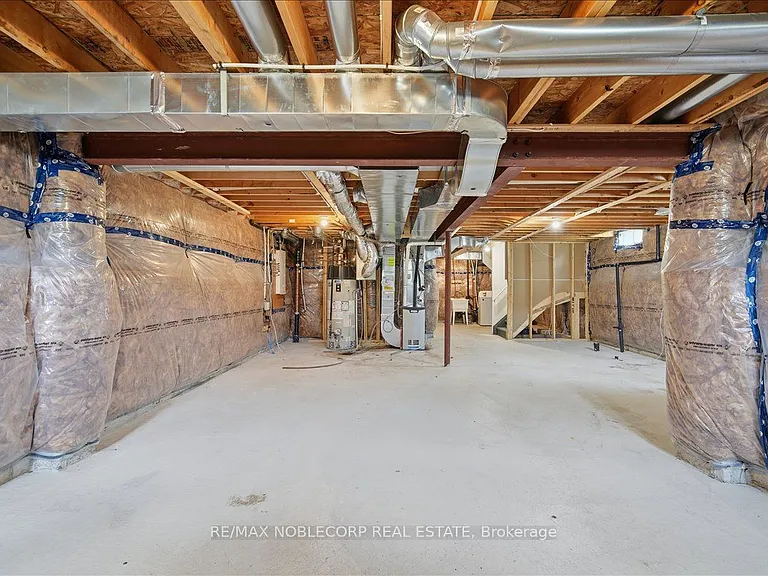 226 Bruce Cameron Dr — Photo 43