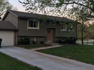 9 Redwood Ln, Yutan, NE 68073