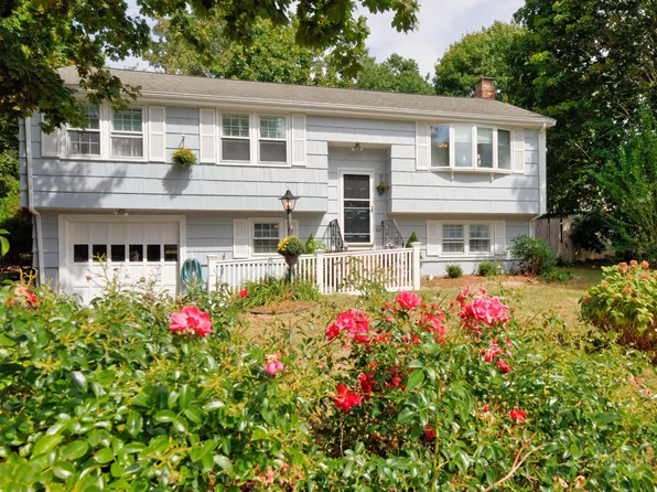 3 Elizabeth Road, Pocasset, MA 02559