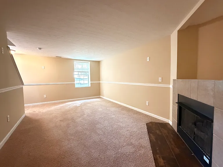 1020 Hartford Village Blvd — Photo 16