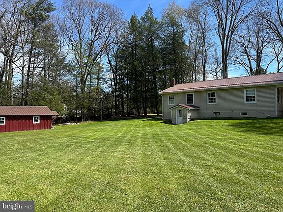 4th image of 693 Big Run Rd