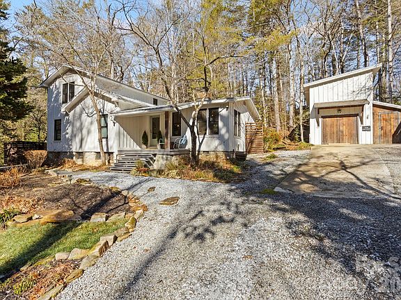 3rd image of 2525 Kanuga Rd