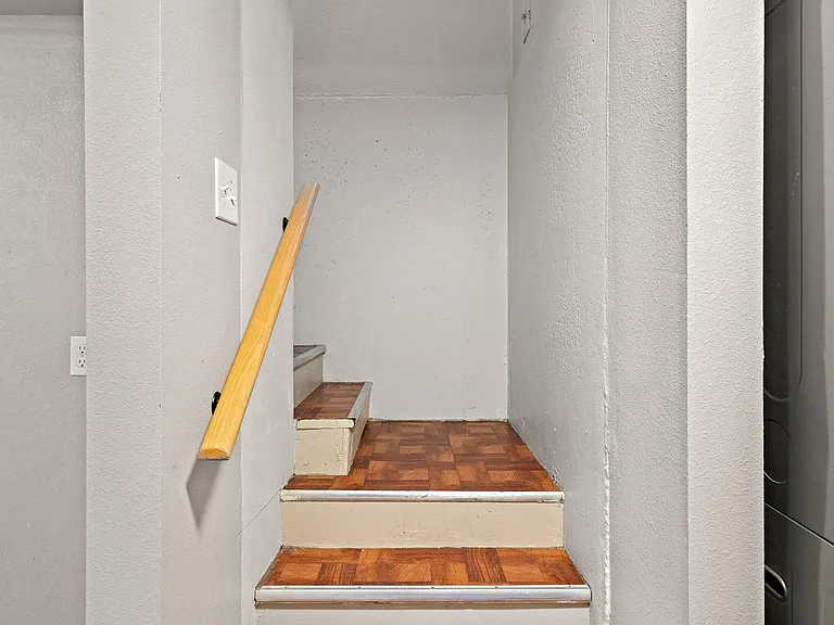 4426 W Irving St — Photo 20