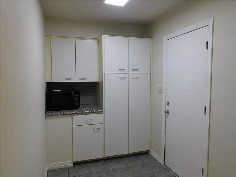 1006 Porpoise St — Photo 11