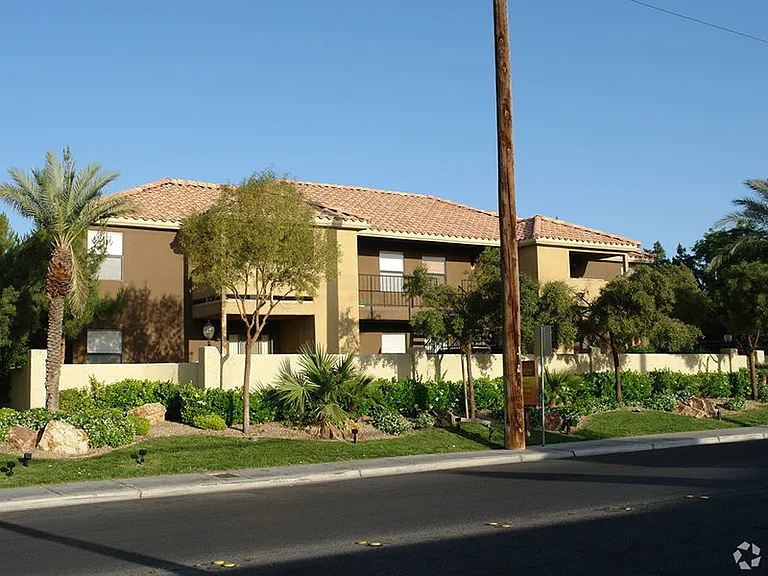 Sevilla Apartments and Condominiums — Photo 20