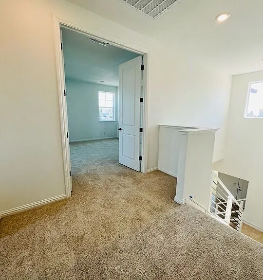 1605 Plumas Dr — Photo 5