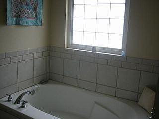 5th image of 176 Shadowlake Dr