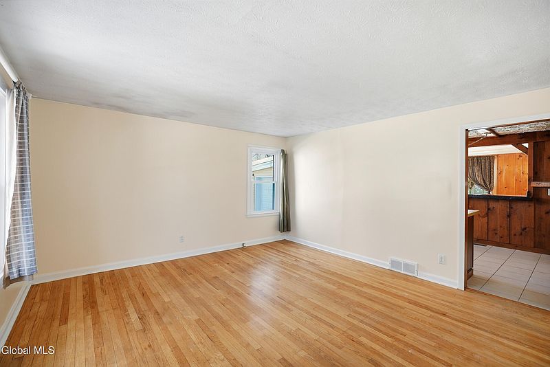 4th image of 37 Rooney Avenue