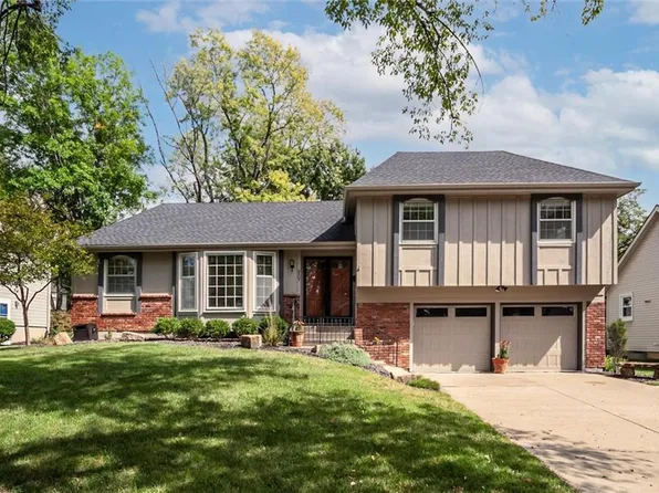 9507 Farley Cir, Overland Park, KS 66212