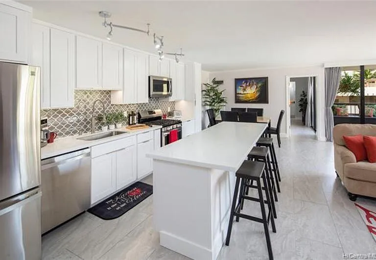 2215 Aloha Dr #4J — Photo 1