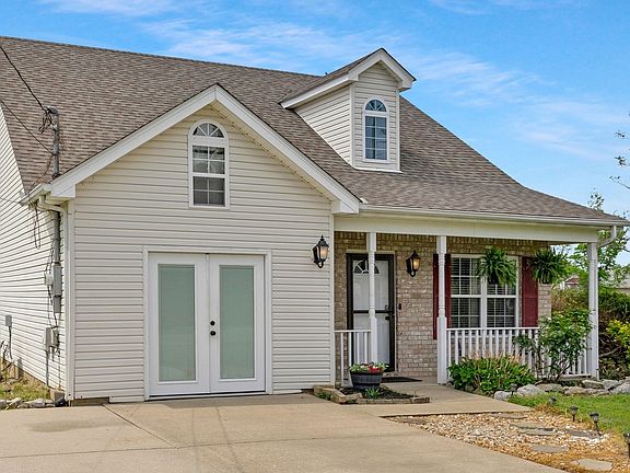 2nd image of 517 Wildwood Dr