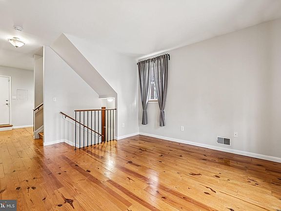 5th image of 1808 E Lombard St