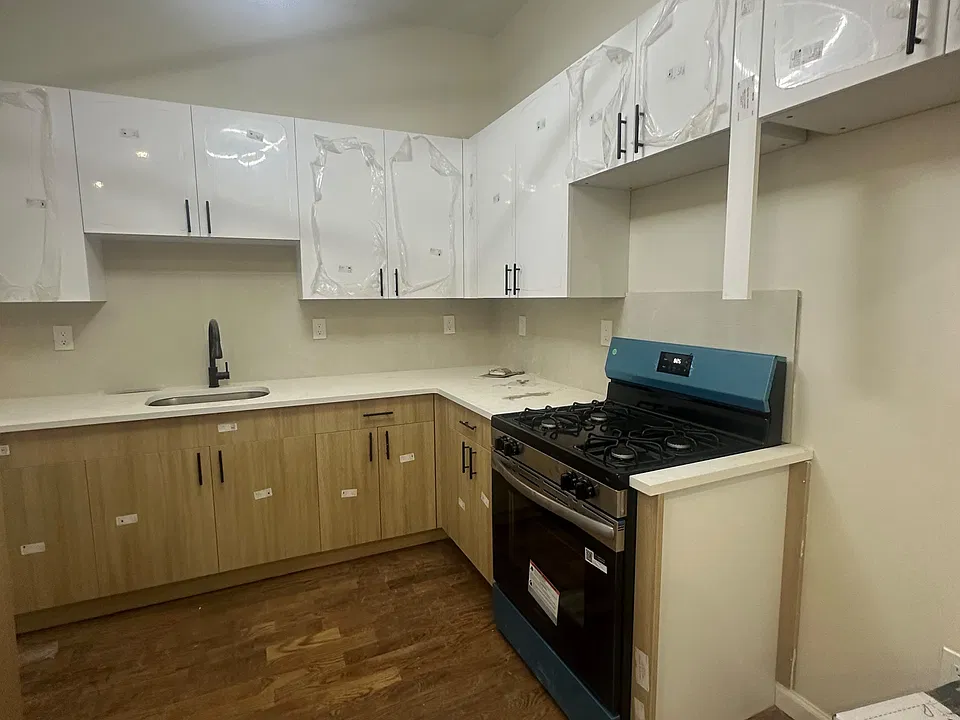169 Lexington Ave #2R