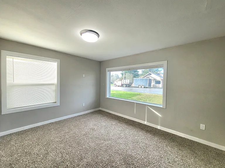 718 Perry Ave — Photo 14