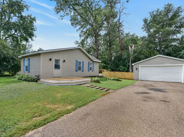 521 Elaine Ter, Lakemoor, IL 60051