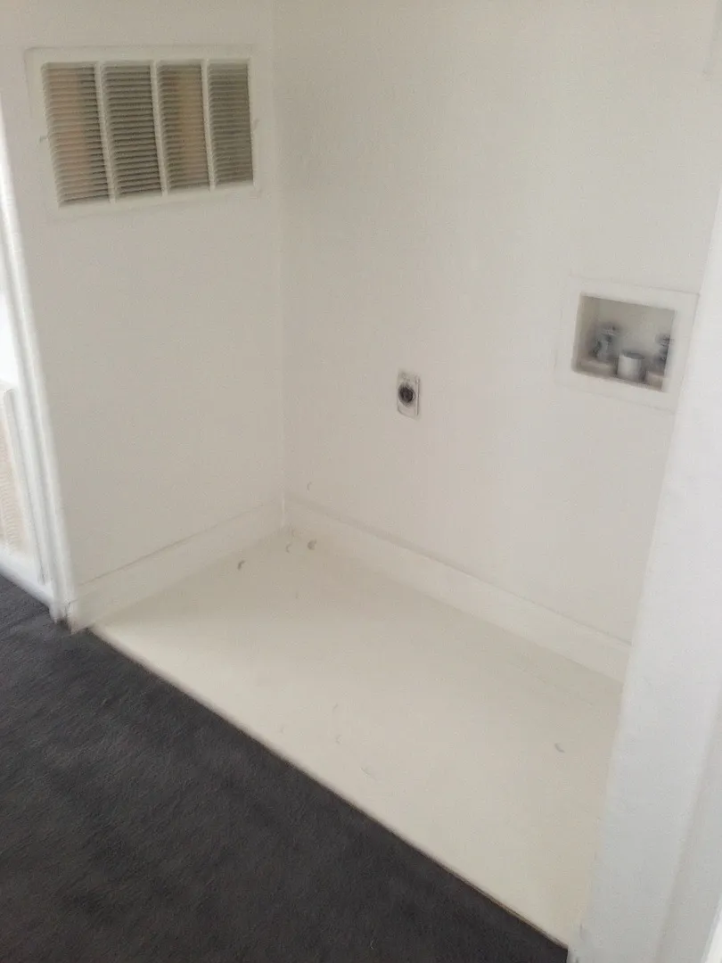 2/2 with W/D connection — Photo 3